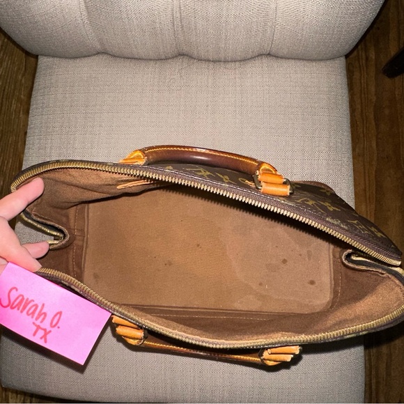 Louis Vuitton Alma - Picture 5 of 7